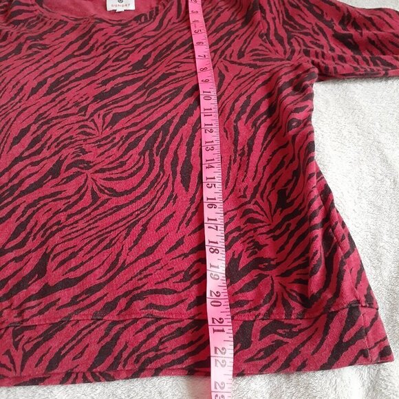 Sundry Women's Size Small (1) Red Zebra Print Lightweight Pull Over Sweater - Picture 11 of 11